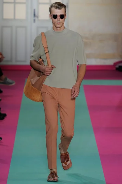 Look 26